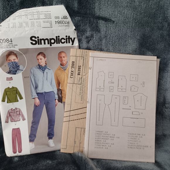 Simplicity Pattern R109984- uncut - Picture 1 of 3